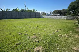 1106 Canal W, Crystal Beach, TX 77650 - Photo 14