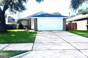 15330 Riverside Grove Dr, Houston, TX 77083 - Photo 2