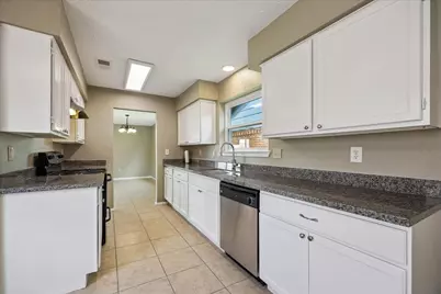 16819 Quail Crest Court, Houston, TX 77489 - Photo 8