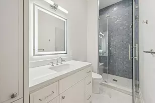 11607 Shady Grove Ln, Houston, TX 77024 - Photo 38