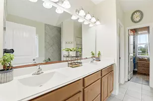 11915 Champions Gate Dr, Mont Belvieu, TX 77535 - Photo 14