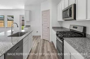 1755 Holly Trails St, Sour Lake, TX 77659 - Photo 4