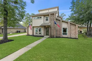 4704 Gulfway Dr, Baytown, TX 77521 - Photo 1