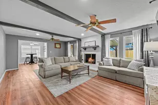 4704 Gulfway Dr, Baytown, TX 77521 - Photo 2