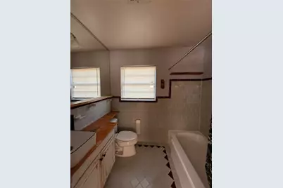 5724 1/2 Parwill Street, Houston, TX 77081 - Photo 6