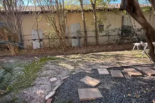 5724 1/2 Parwill St, Houston, TX 77081 - Photo 10
