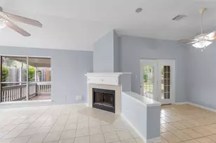 14023 Grand Heights Ct, Houston, TX 77062 - Photo 4