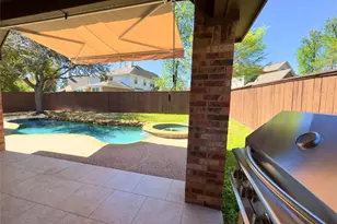 179 Hearthshire Cir, The Woodlands, TX 77354 - Photo 2