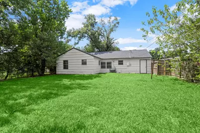 5219 Myrtlewood Street, Houston, TX 77033 - Photo 32