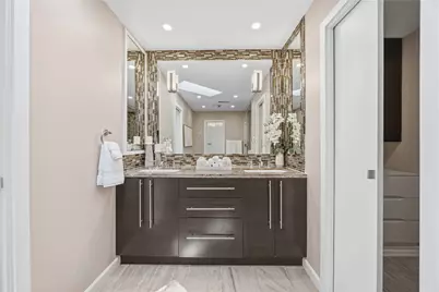 619 Rancho Bauer Drive, Houston, TX 77079 - Photo 32