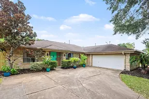 631 Bayview Dr, El Lago, TX 77586 - Photo 1