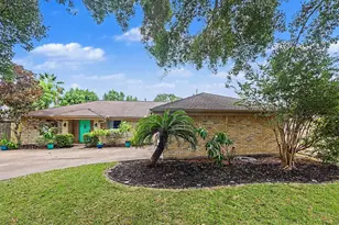 631 Bayview Dr, El Lago, TX 77586 - Photo 2
