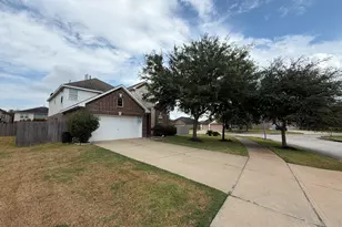 5902 Carnaby Ln, Rosenberg, TX 77471 - Photo 2
