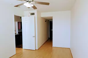 7575 Kirby Dr, Houston, TX 77030 - Photo 4