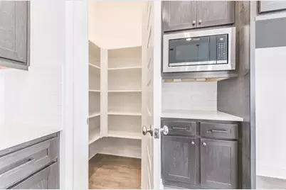 10916 Keaton Landing Drive, Houston, TX 77043 - Photo 12