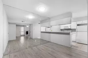 2100 Wilcrest Dr, Houston, TX 77042 - Photo 14