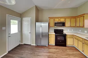 4642 Early Autumn Ct, Humble, TX 77396 - Photo 2