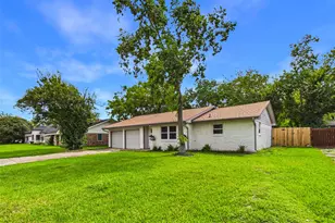 135 Highland Terrace, League City, TX 77573 - Photo 1