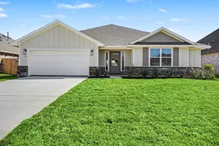 16 Keystone Ct, Angleton, TX 77515 - Photo 2