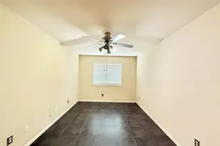 8514 Spotslyvania Ln, Houston, TX 77083 - Photo 18