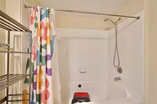 7575 Kirby Dr, Houston, TX 77030 - Photo 10