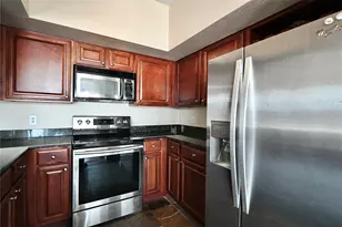 7575 Kirby Dr, Houston, TX 77030 - Photo 14