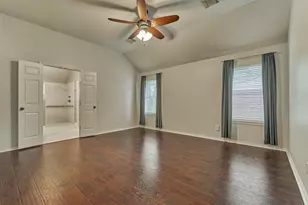 27 E Russet Grove Cir, The Woodlands, TX 77384 - Photo 18