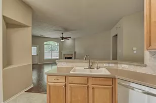 27 E Russet Grove Cir, The Woodlands, TX 77384 - Photo 16