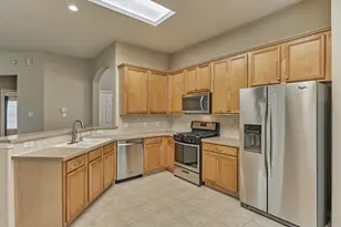 27 E Russet Grove Cir, The Woodlands, TX 77384 - Photo 14