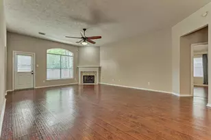 27 E Russet Grove Cir, The Woodlands, TX 77384 - Photo 8