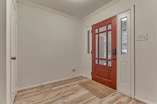 26 Sylvan Forest Dr, The Woodlands, TX 77381 - Photo 6