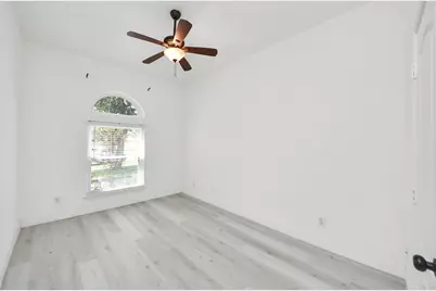 10850 White Oak Point Court, Cypress, TX 77429 - Photo 16