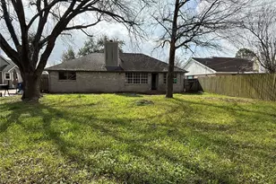 1321 Sagebrush St, Angleton, TX 77515 - Photo 14