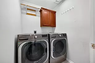 3655 Royal Royce Dr, Houston, TX 77042 - Photo 18