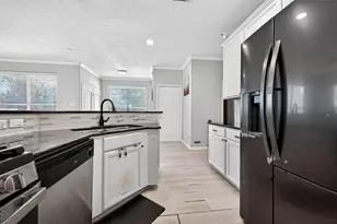 3655 Royal Royce Dr, Houston, TX 77042 - Photo 16