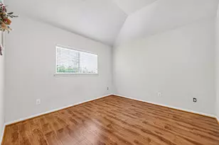 3655 Royal Royce Dr, Houston, TX 77042 - Photo 38