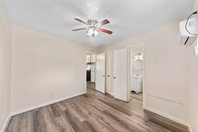 4811 Oakland Street #6, Houston, TX 77023 - Photo 8