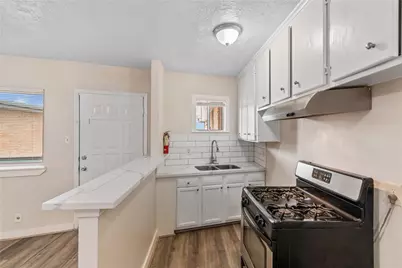 4811 Oakland Street #6, Houston, TX 77023 - Photo 4