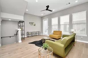 316 Thornton Rd, Houston, TX 77018 - Photo 2