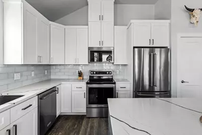 4102 Grayson Drive, Galveston, TX 77554 - Photo 8