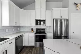 4102 Grayson Dr, Galveston, TX 77554 - Photo 8