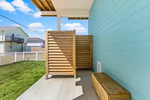 4102 Grayson Dr, Galveston, TX 77554 - Photo 22