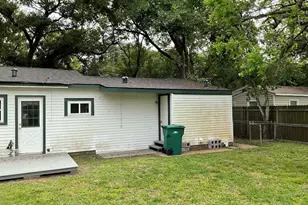 1910 Little St, La Marque, TX 77568 - Photo 16