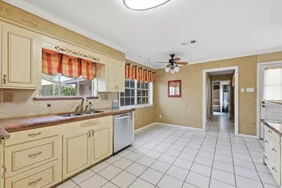 1870 Rikisha Lane, Beaumont, TX 77706 - Photo 10