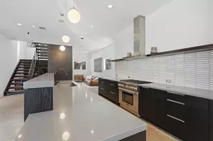 2412 Helena St, Houston, TX 77006 - Photo 10