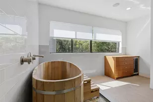 2412 Helena St, Houston, TX 77006 - Photo 32