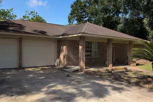 327 Primrose Rd, Jones Creek, TX 77541 - Photo 1
