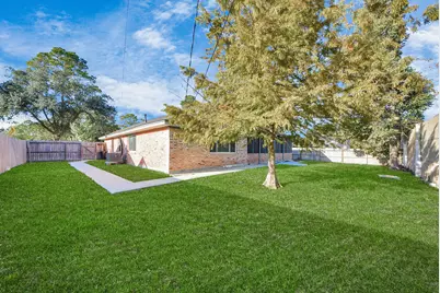 103 Cherry Tree Lane, Friendswood, TX 77546 - Photo 8