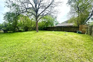 10911 Corona Ln, Houston, TX 77072 - Photo 10