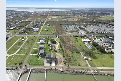 2219 Avenue A, Dickinson, TX 77539 - Photo 4